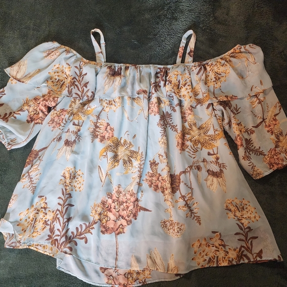 Boutique 2x Off The Shoulder blouse - Picture 2 of 5